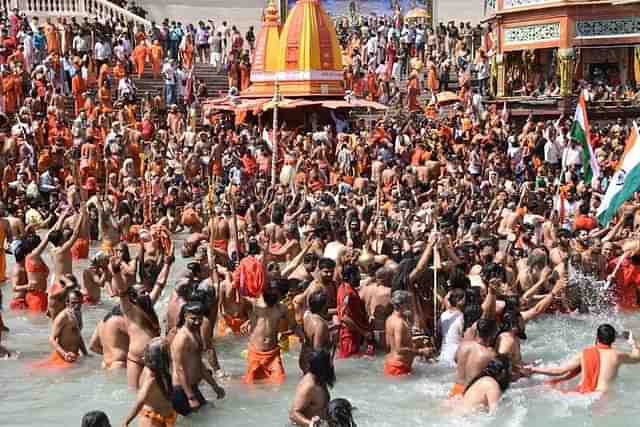 Shahi Snan, Kumbh (Twitter).