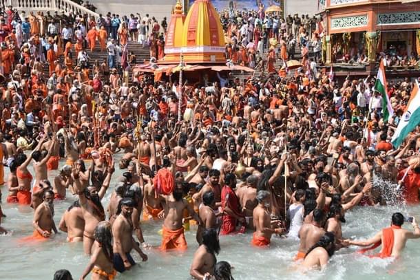 Shahi Snan, kumbh (Twitter).