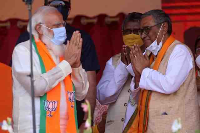 Prime Minister Narendra Modi with Rajya Sabha MP and BJP candidate for Tarakeswar, Swapan Dasgupta (Twitter) 