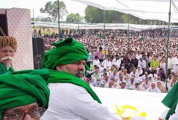 Rakesh Tikait addressing a large meeting in April 2021 amid Covid-19 surge 