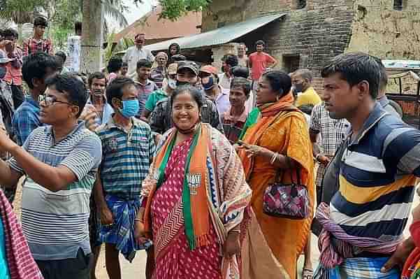 BJP's Mafuja Khatun (centre)