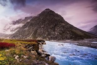 Alaknanda tributary near Ghastoli, Uttarakhand (Wikimedia)