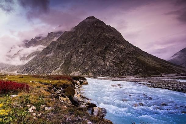 Alaknanda tributary near Ghastoli, Uttarakhand (Wikimedia)