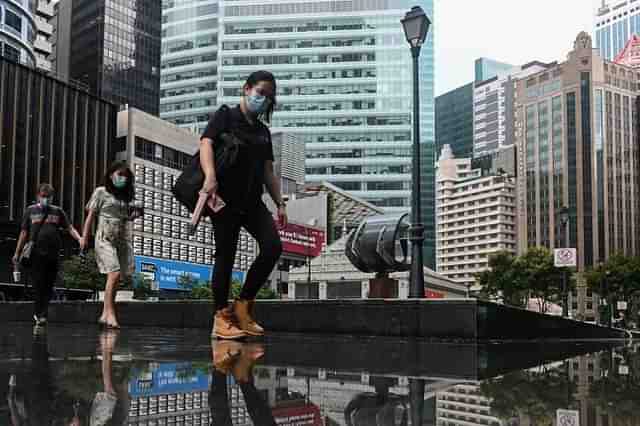 Singapore citizens wearing mask. (Image via Twitter)