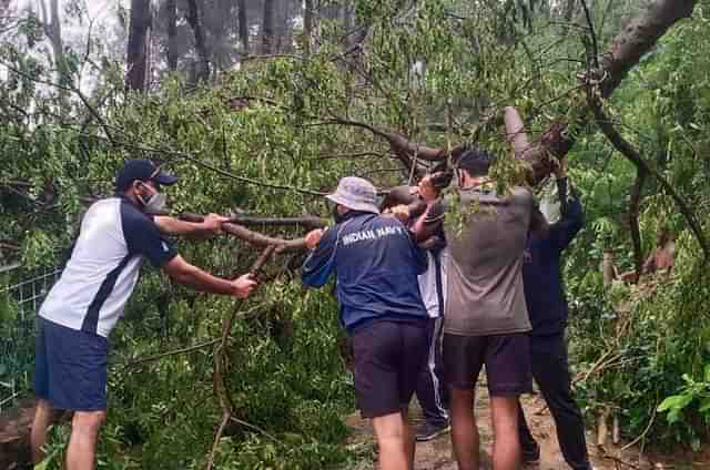 Indian Navy personnel during a relief operation (representative image) (Pic Via Twitter)