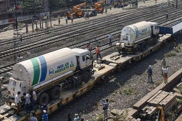 An oxygen tanker at a railway station. 