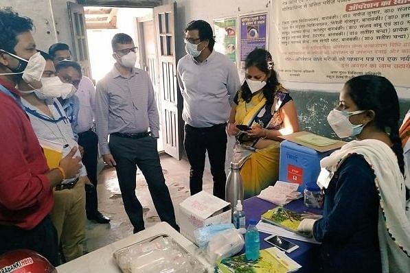 A WHO surveillance team with a District Medical Team of UP government in Barabanki district (Twitter) 