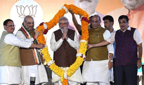 PM Modi with senior BJP leaders (Tribune India)