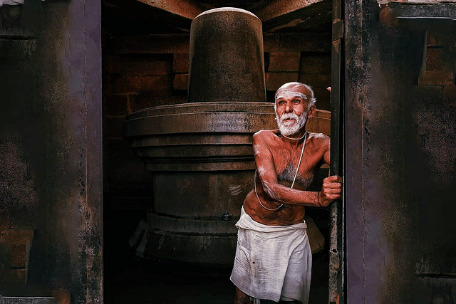 Late K N Krishna Bhat, the priest of the Shiva Linga in Hampi