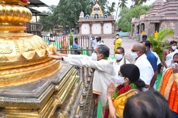 Chief Justice of India NV Ramana in Srisailam temple (IANS)