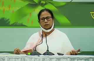 CM Mamata Banerjee addressing reporters in Kolkata (ANI)