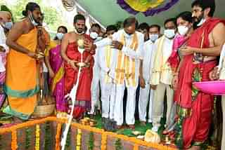 CM KCR performing Bhoomi pooja for the planned hospital in Warangal (Telangana CMO)