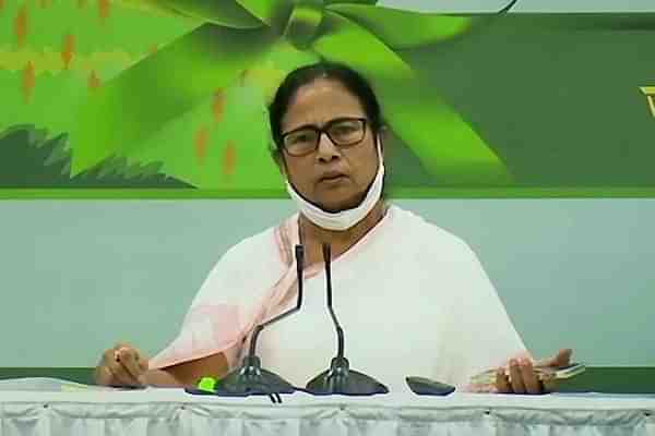 Bengal Chief Minister Mamata Banerjee addressing reporters in Kolkata (ANI)
