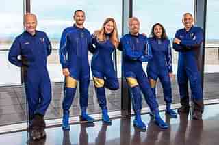The a six-member crew of test flight (Virgin Galactic)