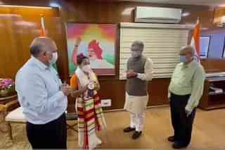 Railways Minister Ashwini Vaishnaw felicitating Mirabai Chanu