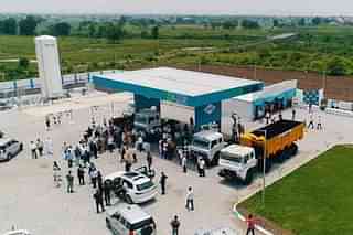 India’s first private LNG station At Nagpur (@Nitin_Gadkari)