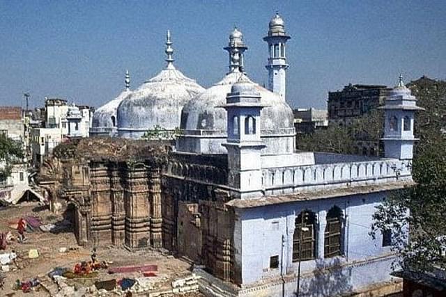 Disputed Gyanvapi Mosque (Pic Via Wikipedia)
