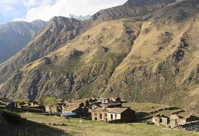 Abandoned buildings in Uttrakhand's Martoli village. (@prshntsingh920/Twitter)