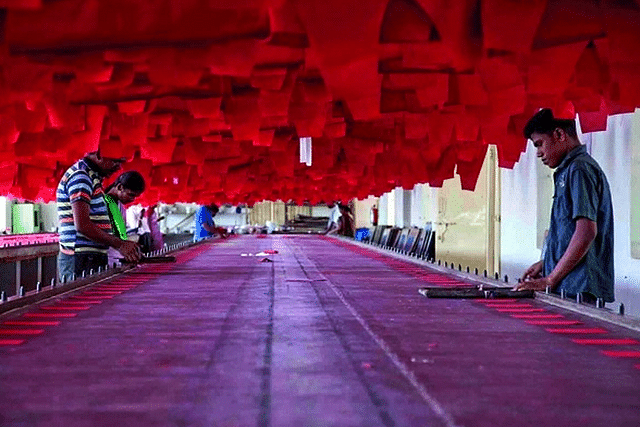 India textile factory workers (Wikimedia Commons)