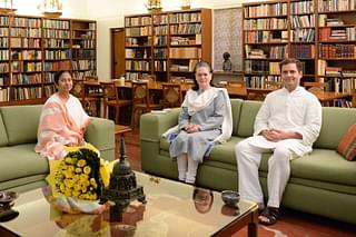 Mamata Banerjee along with Sonia and Rahul Gandhi