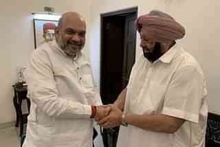 Captain Amarinder Singh with Union Home Minister Amit Shah (Representative image) (Pic Via Twitter)