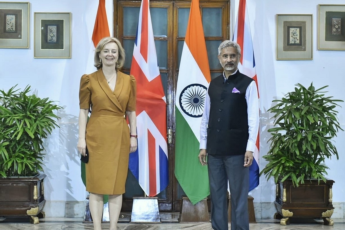 EAM S Jaishankar with UK Foreign Secretary Liz Truss (Pic Via Twitter)