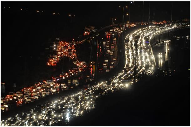 Vehicles stuck in long traffic jam at Delhi-Gurgaon expressway. (Parveen Kumar/Hindustan Times via Getty Images)