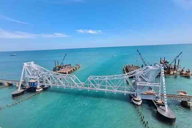 Vertical Lift Sea Bridge 