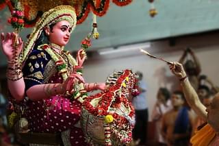 Final aarti before she leaves for the Visarjan procession (PC: Manju Neereshwallya)