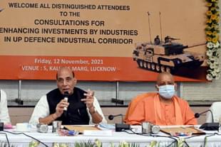 Defence Minister Rajnath Singh with UP CM Yogi Adityanath (Pic Via Twitter)