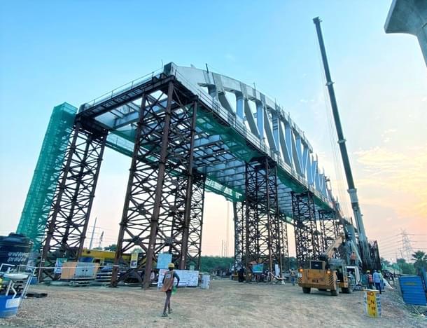 Installation of the first special steel span of the Delhi-Ghaziabad-Meerut RRTS corridor over the mainline Indian railway crossing near Vasundhara, Ghaziabad.