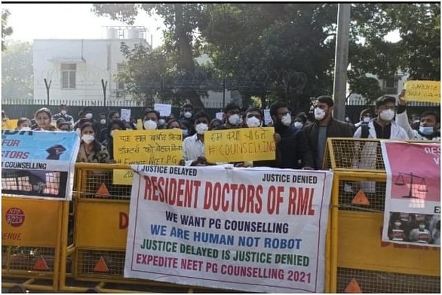 Protesting doctors in New Delhi (Twitter) 
