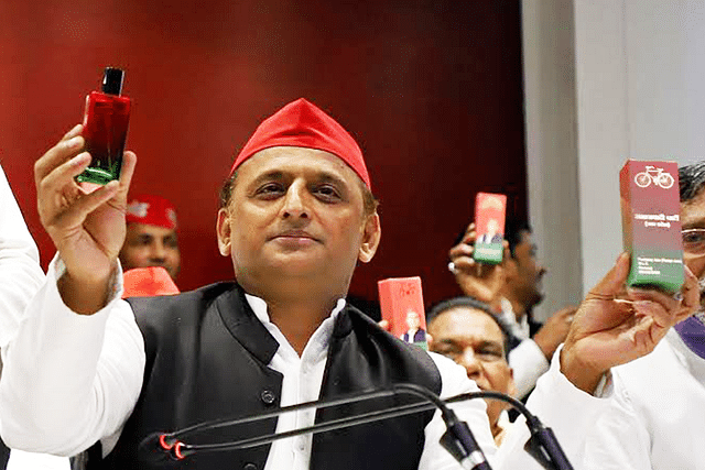 Akhilesh Yadav (PC: Twitter/@sambitswaraj)