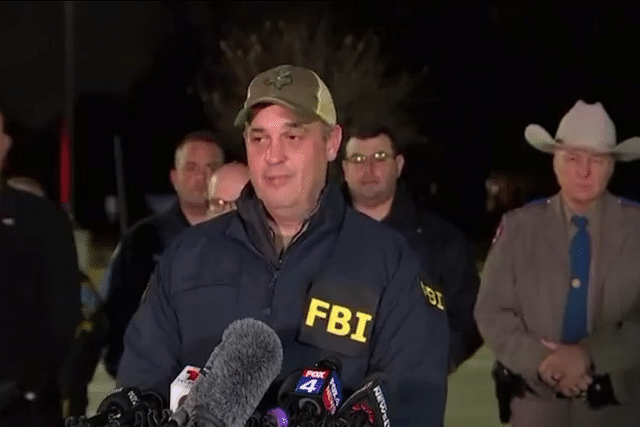 FBI official briefing media about the Texas Synagogue hostage situation (Representative Image) (Pic Via Twitter)
