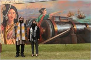 Artistes and their scroll.