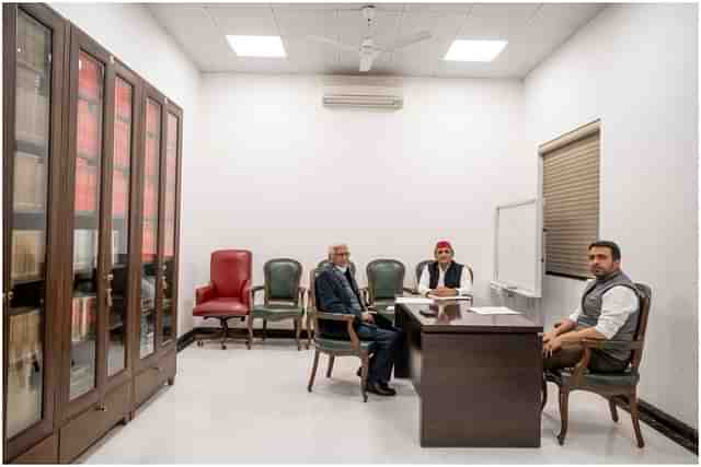 Akhilesh Yadav with Jayant Chaudhary