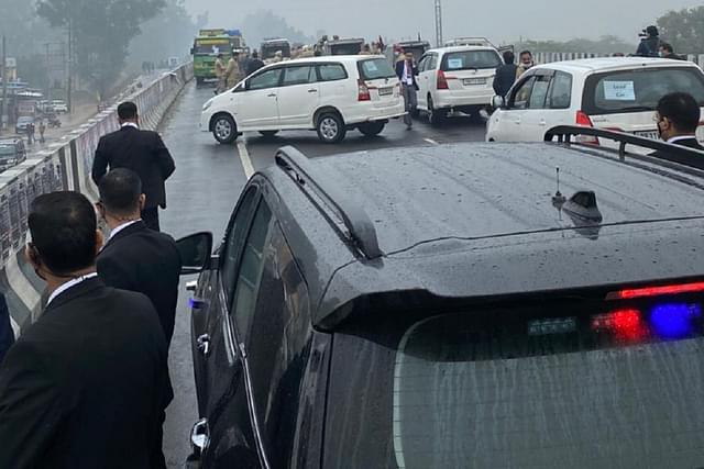 PM Modi's convoy stuck at a flyover in Punjab's Hussainiwala (Pic Via Twitter)