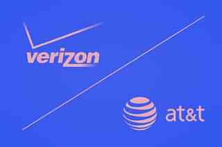 Verizon  and AT&T have reached an agreement on a two-week delay in introducing the new 5G wireless service in US.