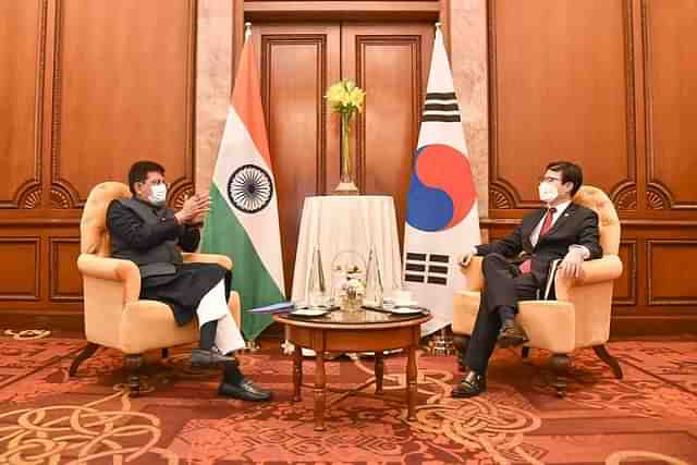 Commerce Minister Piyush Goyal with South Korean Trade Minister Yeo Han-Koo (Pic Via Twitter)