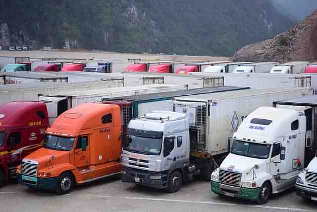 
Fruit containers stuck as China border gate closes.