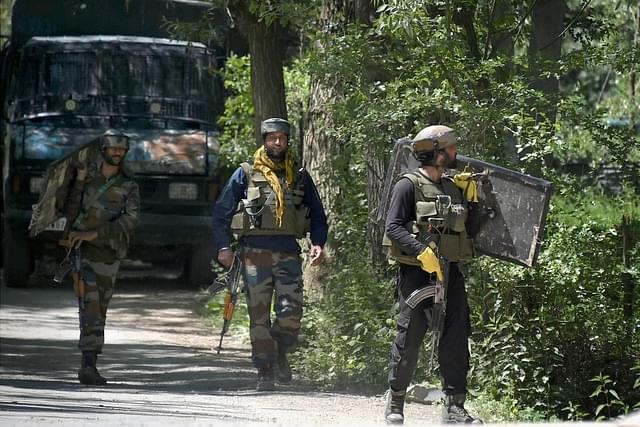 Security forces in Shopian. (The New Indian Express)