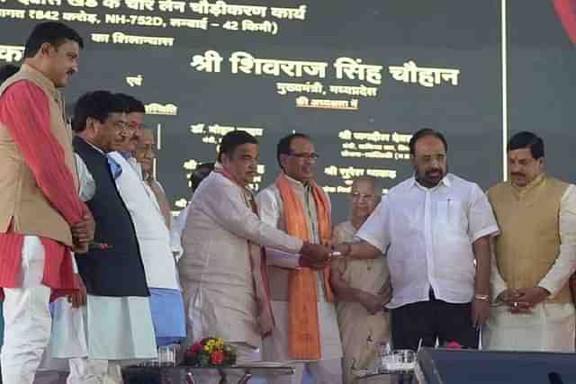 Union minister Gadkari and CM Chouhan laying the foundation stone for National Highway projects in Madhya Pradesh (@nitin_gadkari/Twitter)