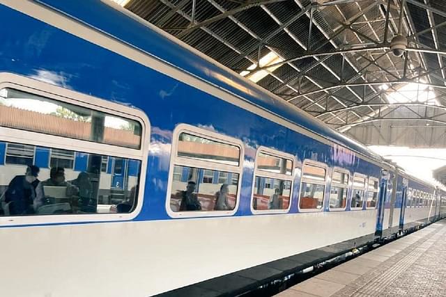 The second AC DMU in Sri lanka from India under an ongoing Line of Credit (@IndiainSL/Twitter)