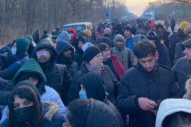 People moving towards Ukrainian border 
