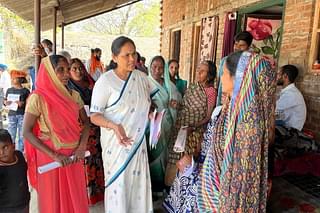 Karandlaje with women voters in Ambedkarnagar district of Uttar Pradesh