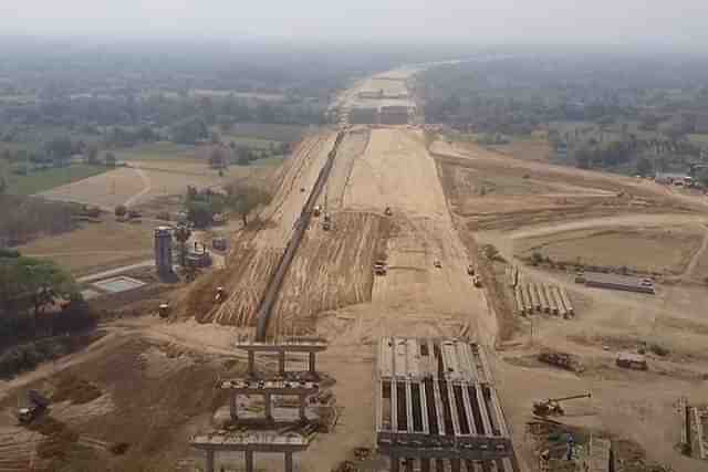 Delhi-Mumbai Expressway under construction (@cbdhage/Twitter)