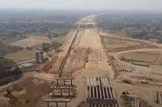 Delhi-Mumbai Expressway under construction (@cbdhage/Twitter)