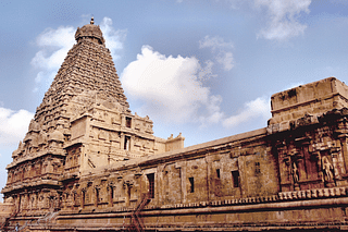 Pictured: The Peruvudaiyar Kovil or Brihadeeswarar Temple Circa 1000 CE at Thanjavur, Tamil Nadu. Temples, such as this one, have multiscale structures. (Photo: Narasimman Jayaraman/Wikimedia Commons)