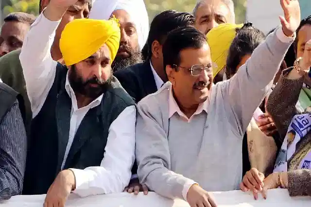 Bhagwant Mann with AAP chief Arvind Kejriwal