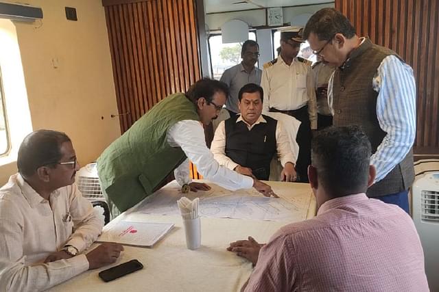 Union Minister of Ports, Shipping and Waterways Sarbananda Sonowal reviewing projects at Paradip Port (PIB)